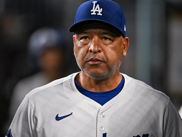 MLB Tokyo series ドジャース ロバーツ監督 直筆サインボール