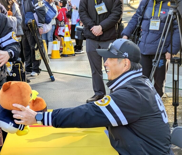 小久保も王同様、連日サイン会を行う　©Masanori Kise