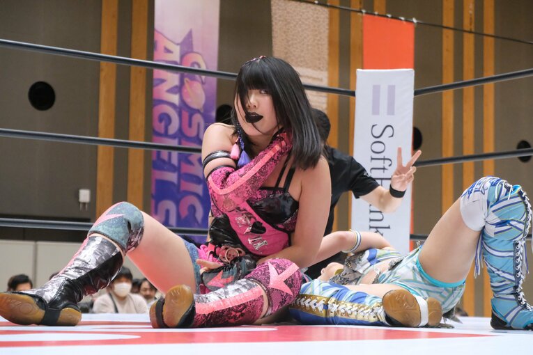 学級委員長も務めた「高校生レスラー」 吏南（17歳）がタイトル戦で見せた“肩書き以上の可能性”…来春の卒業後はプロレス専念へ(21)