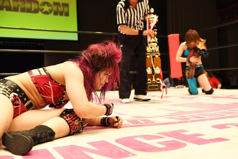 紫雷イオvs.岩谷麻優。2017年6月21日、後楽園ホール　©Essei Hara