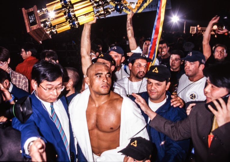 号泣する桜庭和志、高田延彦のハッピーエンド、伝説のミルコvs.ノゲイラ… カメラマンが目撃したMMA東京ドーム大会の衝撃の瞬間(5)