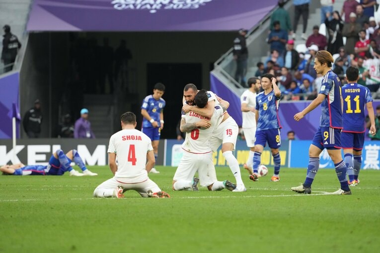 試合終了の瞬間、イランの選手たちは優勝したかのように全身で喜びを表現した　©Masashi Hara