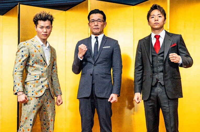 昨年12月24日、金屏風を背に行われた那須川天心vs武尊の発表会見は、格闘技界にポジティブな驚きをもたらした ／ photograph by Susumu Nagao