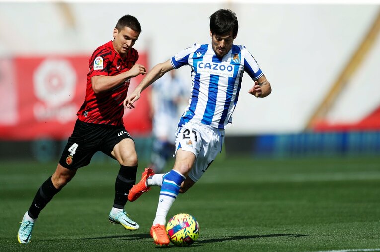 「クボは好きだよ。いつか…」古巣少年ファンが愛する久保建英21歳「マジョルカ帰還で大拍手→元戦友とハグ」を撮って感じたこと(10)