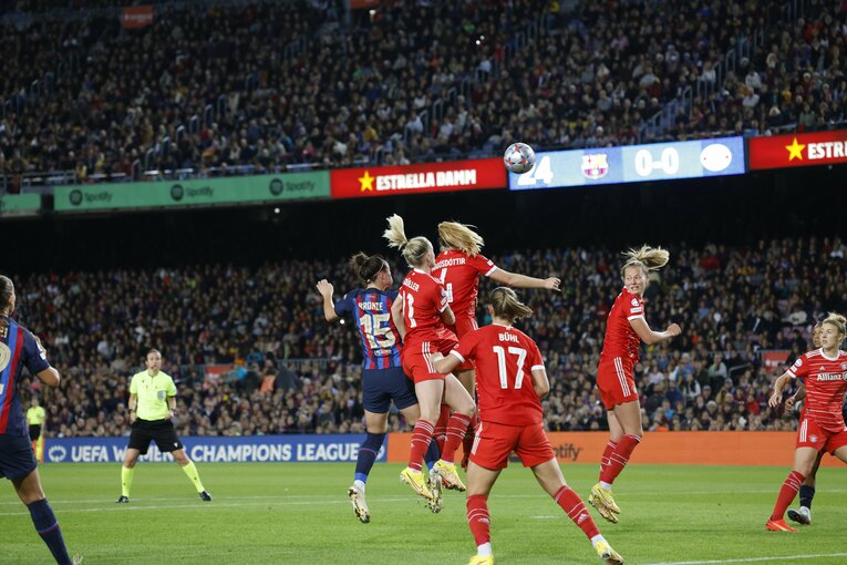 W杯ブラジル戦のウラで「バルサ女子がカンプノウで4万6967人」盛況なワケ… メッシ後に君臨する“女王”、熊谷紗希が見せた悔しさ(65)