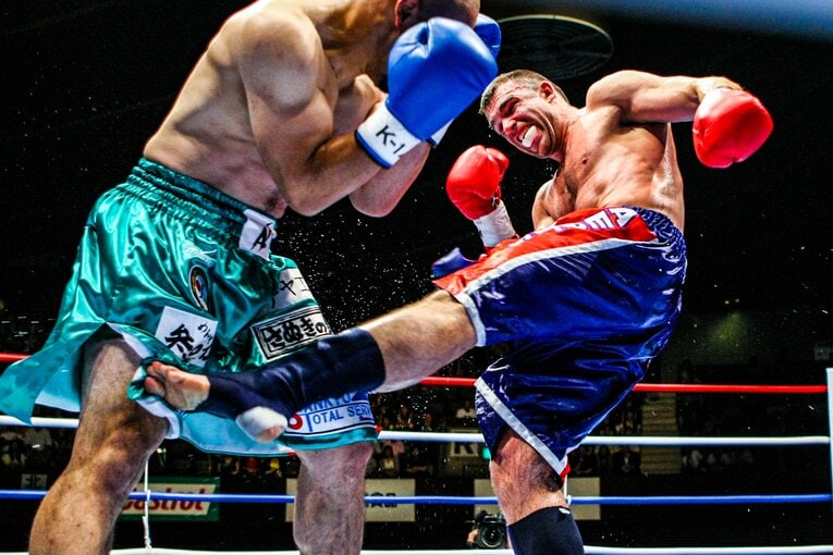 2009年8月、西島洋介にローキックでKO勝ち　©Susumu Nagao