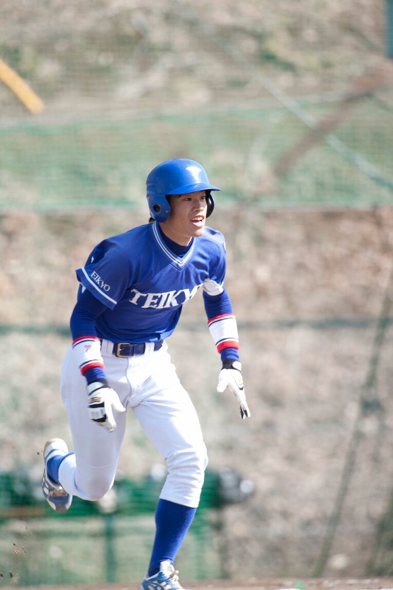 大学時代の塩見（帝京大学提供）