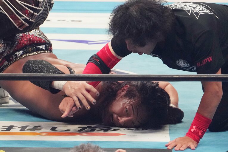 サソリ固めに耐える竹下幸之介　©Masashi Hara