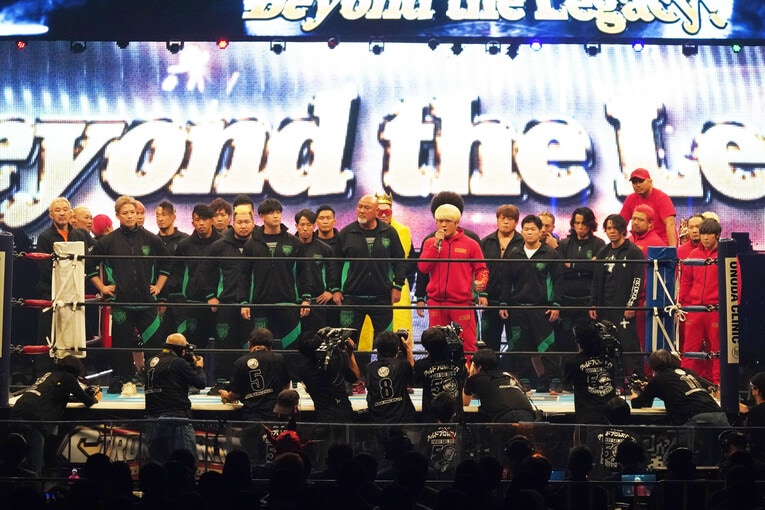 武藤を先頭に続々とリングに上がったプロレスリング・ノア勢