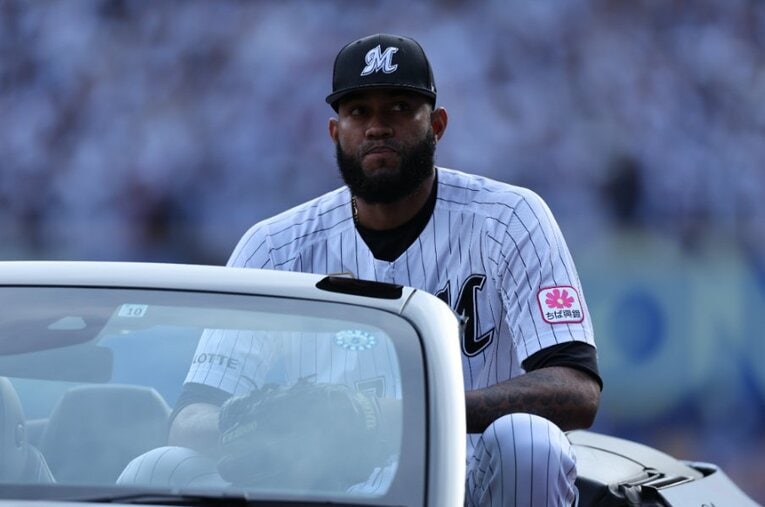 ３年ぶりにロッテに復帰したゲレーロ ／ photograph by Chiba Lotte Marines