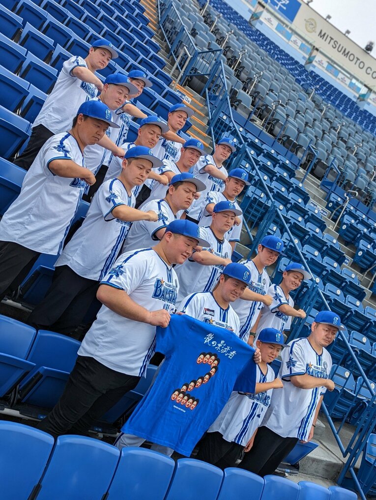 限定シャツと　©Yu Saito