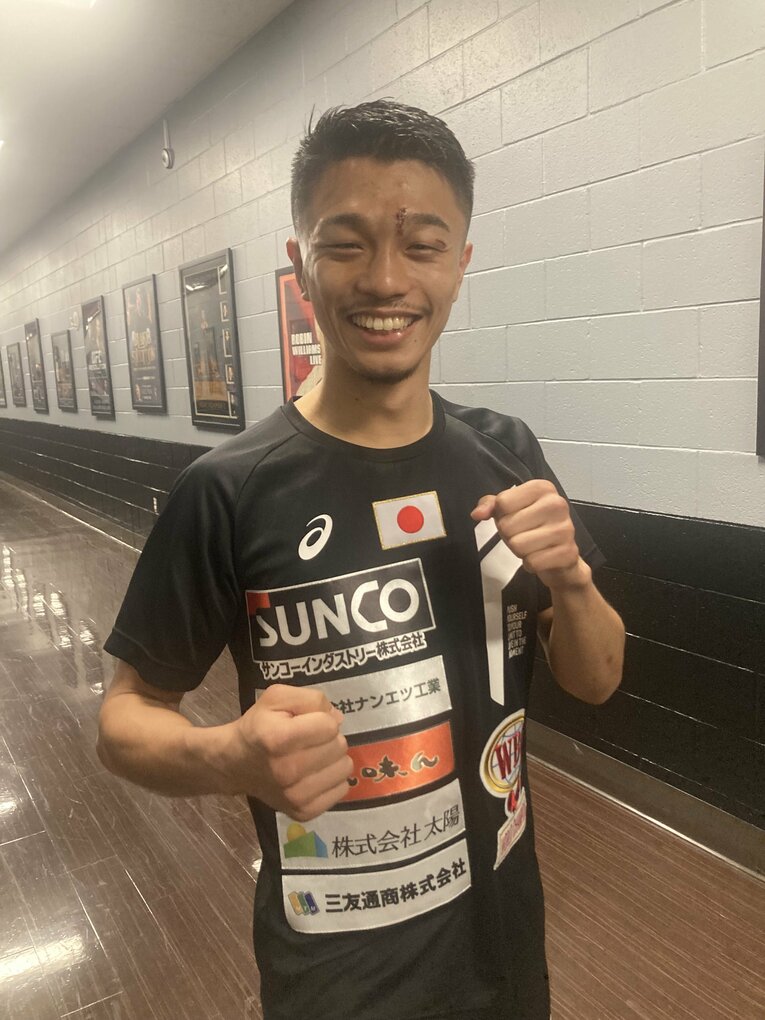 笑顔で試合を振り返った中谷潤人　©️Daisuke Sugiura