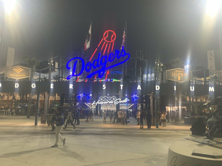 【ドジャースタジアム】伝統あるドジャースタジアムの正面エントランス
