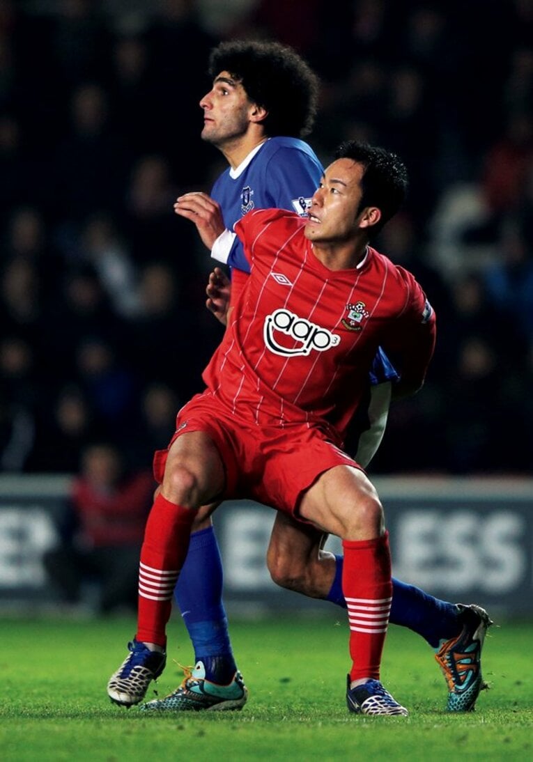 吉田麻也／1988年8月24日生、長崎県出身。'07年に名古屋U-18からトップチーム昇格。'10年にVVVフェンロ、'12年にサウサンプトンへ移籍。サンプドリア、シャルケを経て、'23年からはロサンゼルス・ギャラクシーでプレーする。日本代表でも126試合出場、12得点。189cm、87kg  ©Getty Images