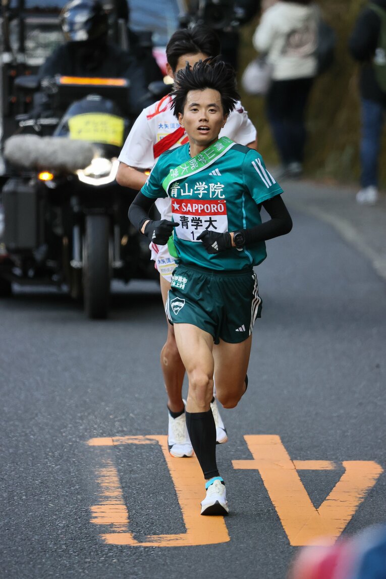 「山上り」の5区に賭け、往路優勝の立役者となった若林　©︎JMPA