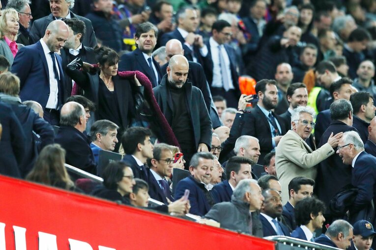 「バルサがメッシ退団後初のリーガ制覇」間近なクラシコの“喜びと憎しみ、一瞬のリスペクト”を撮った「18歳ガビが倒れたレアルDFを…」(8)