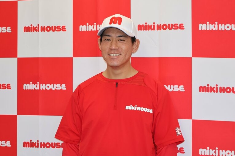 まだ「違和感がある」というミキハウスの赤いユニフォームに身を包んだ桜井　©Fumi Sawai