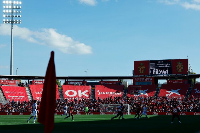 「クボは好きだよ。いつか…」古巣少年ファンが愛する久保建英21歳「マジョルカ帰還で大拍手→元戦友とハグ」を撮って感じたこと(20)