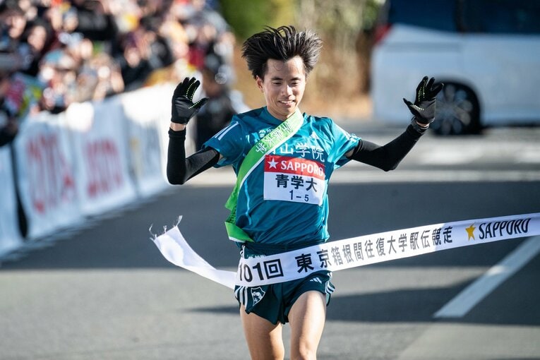 1位でゴールテープを切る若林宏樹　©Nanae Suzuki