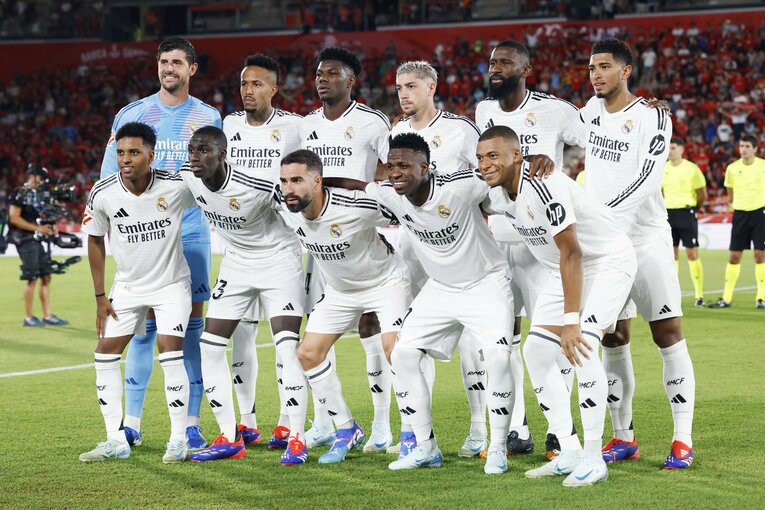 この日のマドリーイレブン、錚々たる顔ぶれが並ぶ　©Daisuke Nakashima