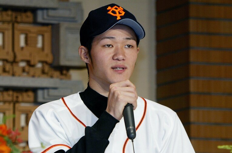 2002年、巨人の自由獲得枠で入団した久保裕也。当時横浜のスカウトだった人物が明かすウラ話とは　©JIJI PRESS