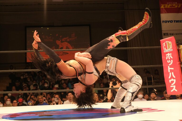 「見栄えなんて関係ない」人気女子レスラー・安納サオリが見せた“底知れないタフさ”…岩田美香戦前、母親に告げられた「勝つまで帰ってくるな」(53)