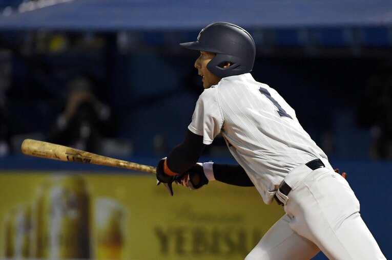 九州共立大時代には明治神宮大会でサヨナラ打を放った　©Sankei Shimbun