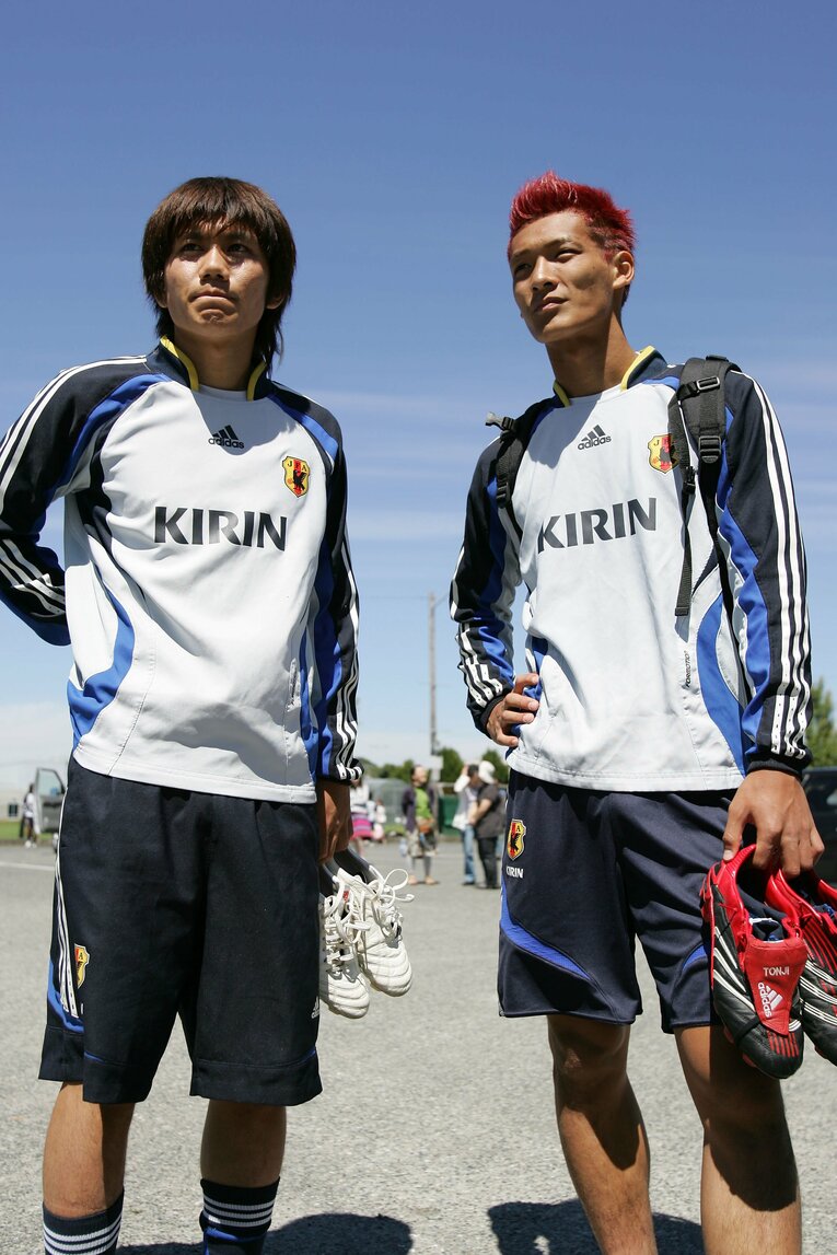 盟友・槙野智章（右）らとU-20W杯に出場した当時20歳の柏木陽介（2007年）©︎YUTAKA/AFLO SPORT