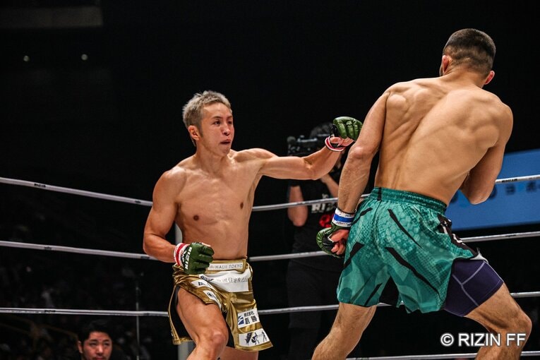 ラジャブアリ・シェイドゥラエフvs.久保優太　©RIZIN FF