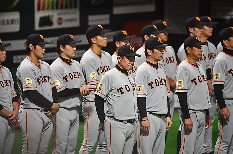 屈辱の日本シリーズ2年連続のスイープ。巨人はここからどのようにもう一段階上の強さを手に入れるのか ／ photograph by Nanae Suzuki