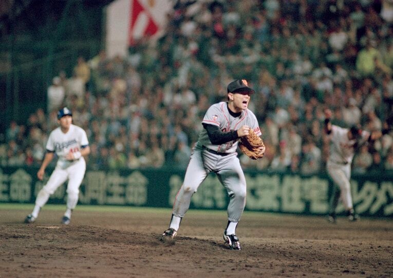 「10.8」に勝利し、歓喜する桑田真澄 ©JIJI PRESS