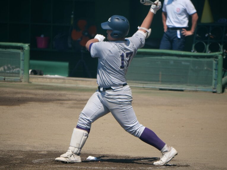 背番号は“出世番号”でもある「17」。バッターボックスに入る前から、打ちそうな雰囲気が漂う　©︎PABB-lab