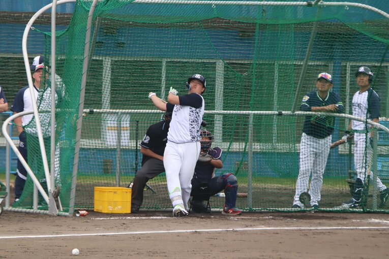 2023年キャンプ、村上の打撃練習　©Kou Hiroo