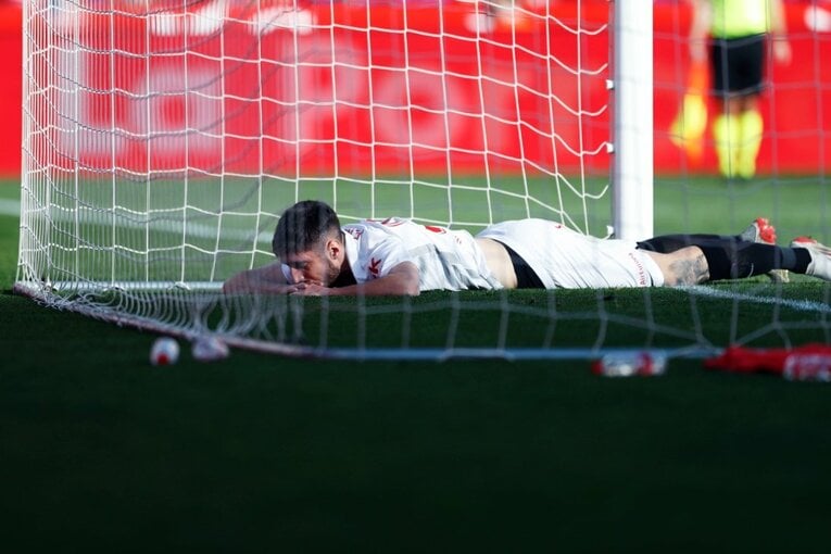 久保建英vsバルサがW杯イヤーのリーガ初戦… 年末の試合で見た「タケの身体の進化」と新星たちの奮起〈撮影者の視点〉(70)