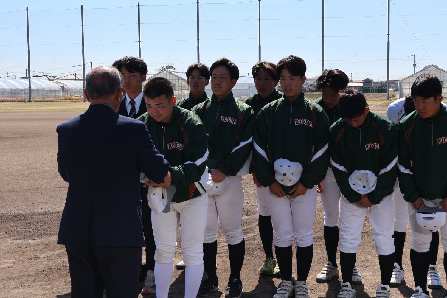 甲子園出場を受けて、地元から激励を受ける場面も ©Fumi Sawai