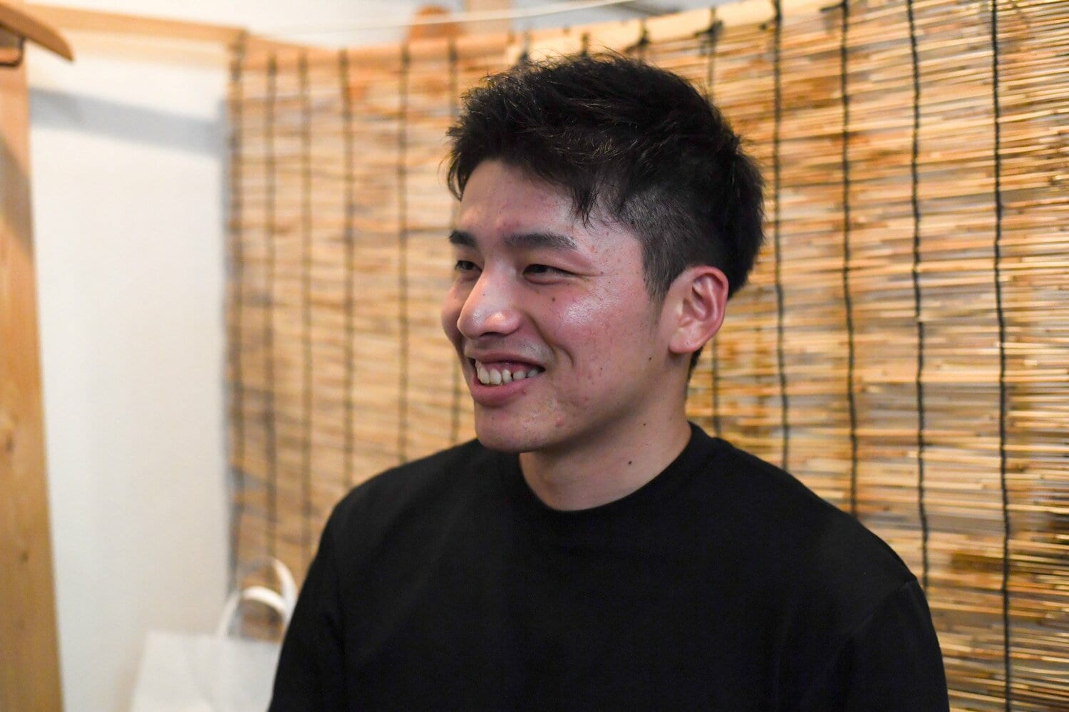 インタビューに応じた丹羽淳平さん ©Kota Inoue