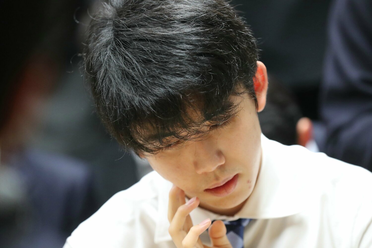 第69期王将戦挑戦者決定リーグで広瀬に敗れた藤井　©JIJI PRESS