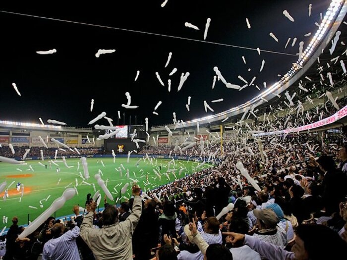 せめて西日本の人たちだけでも……。プロ野球開幕を想い、被災地を歩く。＜Number Web＞ photograph by Tamon Matsuzono