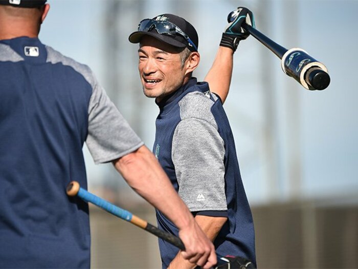 イチローは驚異の45歳である。～野手では出場した時点で歴史に残る存在～＜Number Web＞