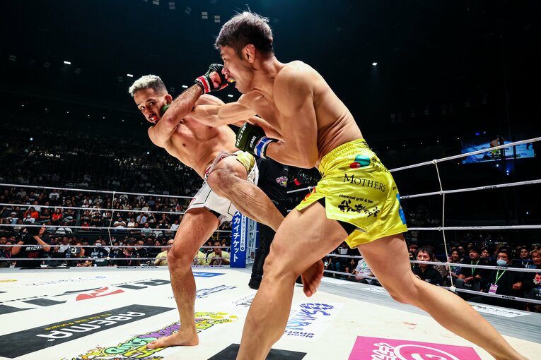 難敵クレベルに対してスタンドでもグラウンドでも主導権を握り続けた　©RIZIN FF Susumu Nagao