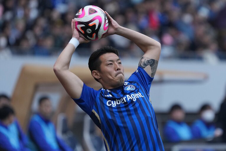 FC町田ゼルビア・鈴木準弥のロングスロー　©Etsuo Hara/Getty Images