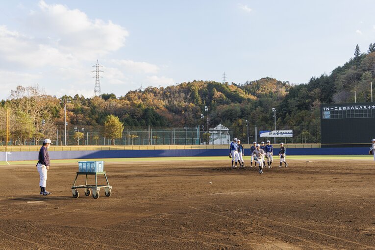 広島市内のJR西日本野球部専用グラウンド。選手たちは午前中は社業にいそしみ、午後になるとここで練習を行う　©Masashi Soiri