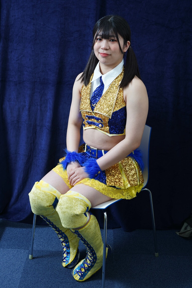「私、学校では暗いんで…」妹思いの“現役女子高生ファイター”羽南が明かす「進路がプロレスラーになった日」《特別グラビア》(9)