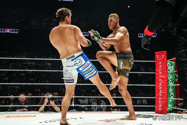 『RIZIN.54』エドポロキングvs.上田幹雄　©RIZIN FF