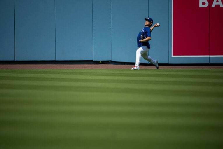 【“テレビに映らない”由伸写真】　©Nanae Suzuki