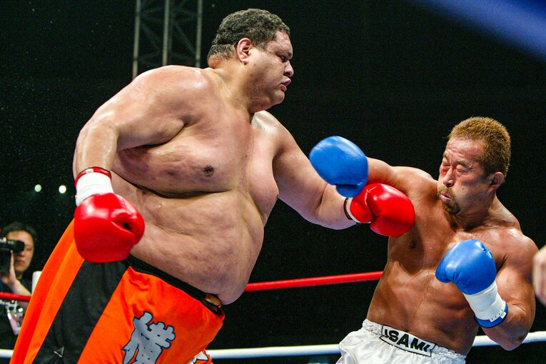 曙はなおも攻撃の手を緩めない　©Susumu Nagao