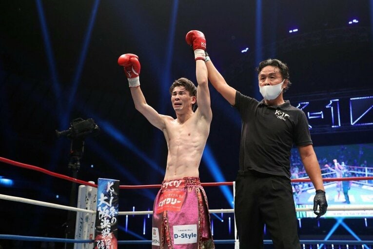 レオナ・ペタスvs朝久裕貴（決勝）　©K-1