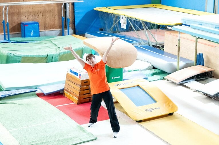 現在は姫路市の体操クラブ『おさるの森』で、ダンス教室などのインストラクターを務めている　©Takashi Shimizu