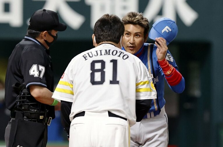 プロ野球2022年シーズンが開幕。“常勝軍団”ホークスは、BIGBOSS日ハムを相手にどう戦ったのか ／ photograph by KYODO