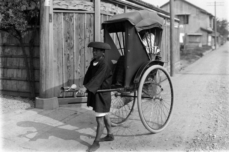 1930年ごろの人力車夫（資料写真） ／ photograph by Getty Images
